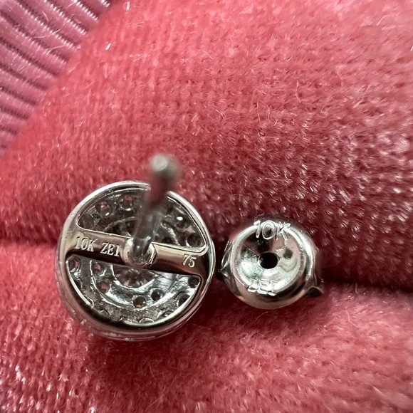 10K White Gold Diamond Clusters Earrings - Picture 6 of 6